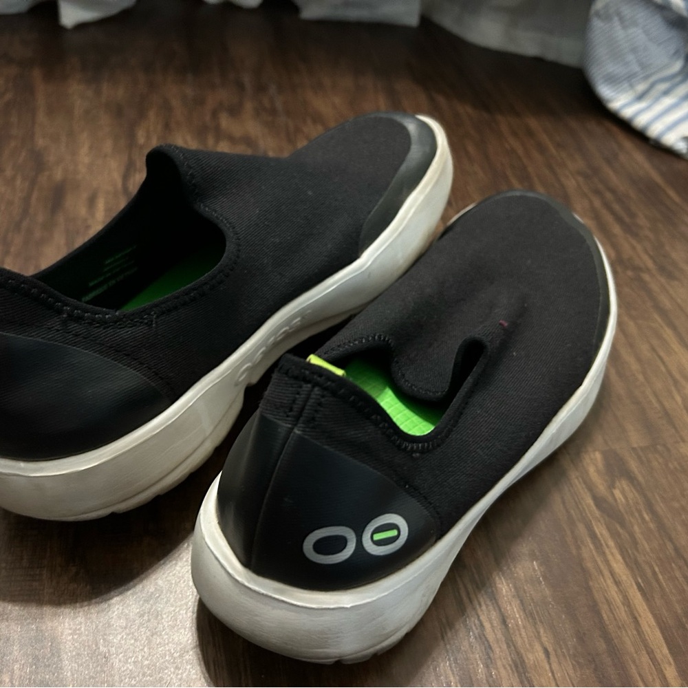 OOFOS Women’s Taupe & Black Slip-On Sneakers - Picture 8 of 10